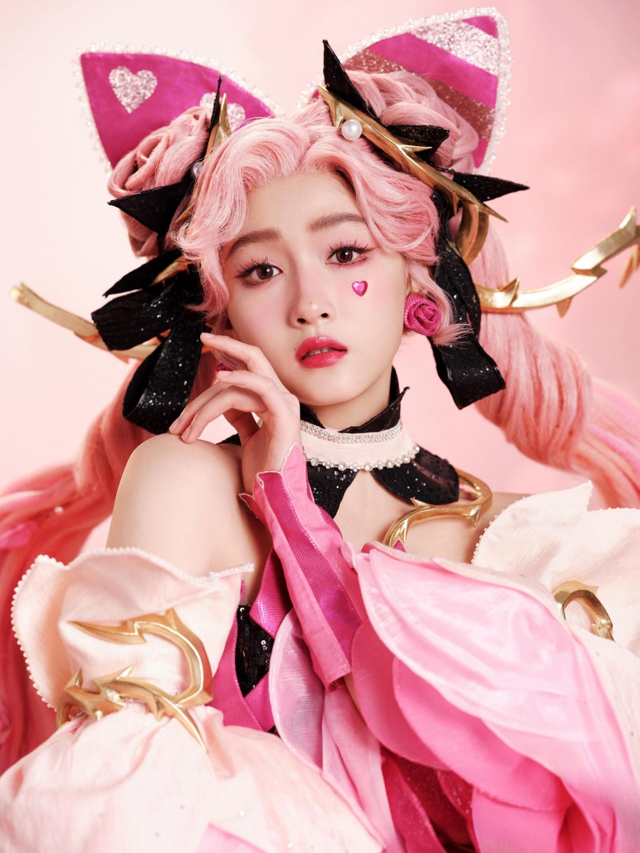 关晓彤cos孙尚香,甜酷少女气场全开,网友:完美还原游戏角色