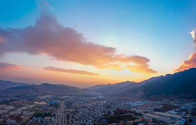 思考云南省会泽县如此疯狂造城,激进狂奔的会泽县城市发展格局