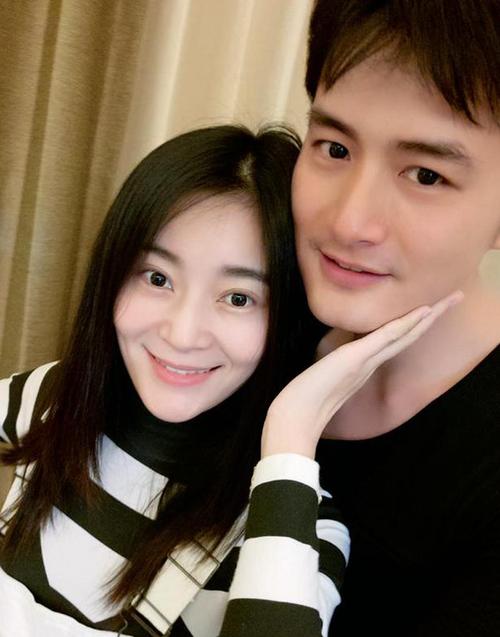 帅气王雨与妻子王媛可,倒追五年终圆甜蜜婚姻,生活幸福感人