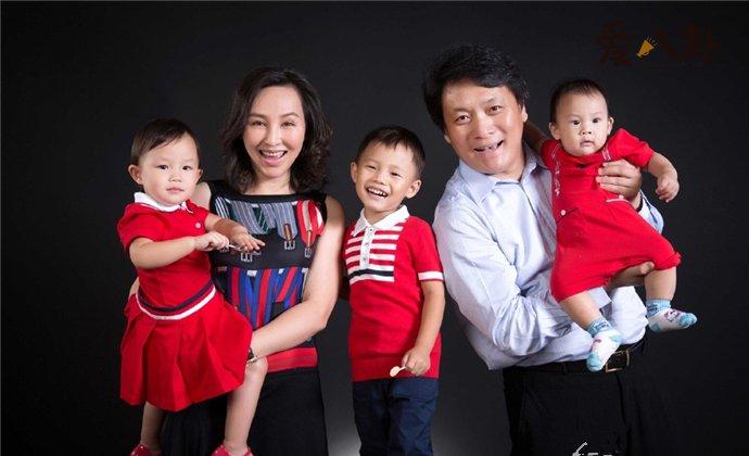 19岁不顾父母反对与导演私奔裸婚,在地下室连生3胎,她图什么?