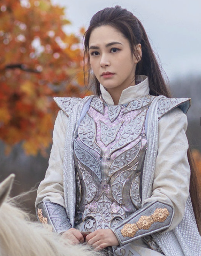 42岁阿娇再拍古装剧,饰演28岁男星母亲,冻龄外貌艳压女主虞书欣