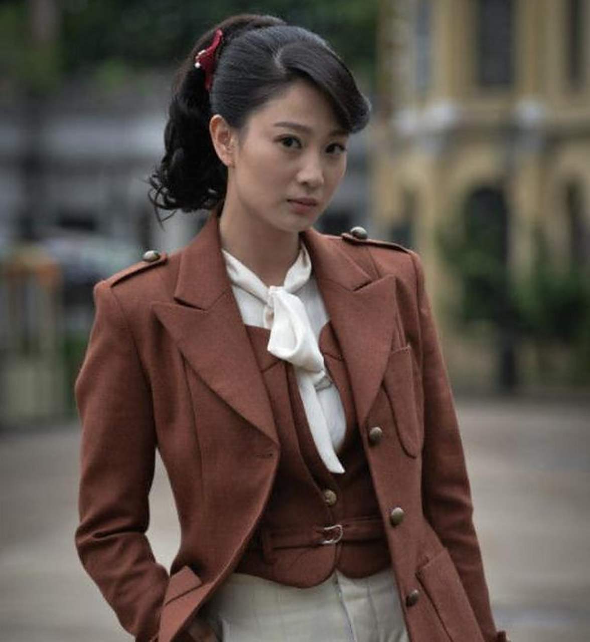 侯梦莎是东北籍女演员,因演技出色和直爽性格受到观众喜爱.