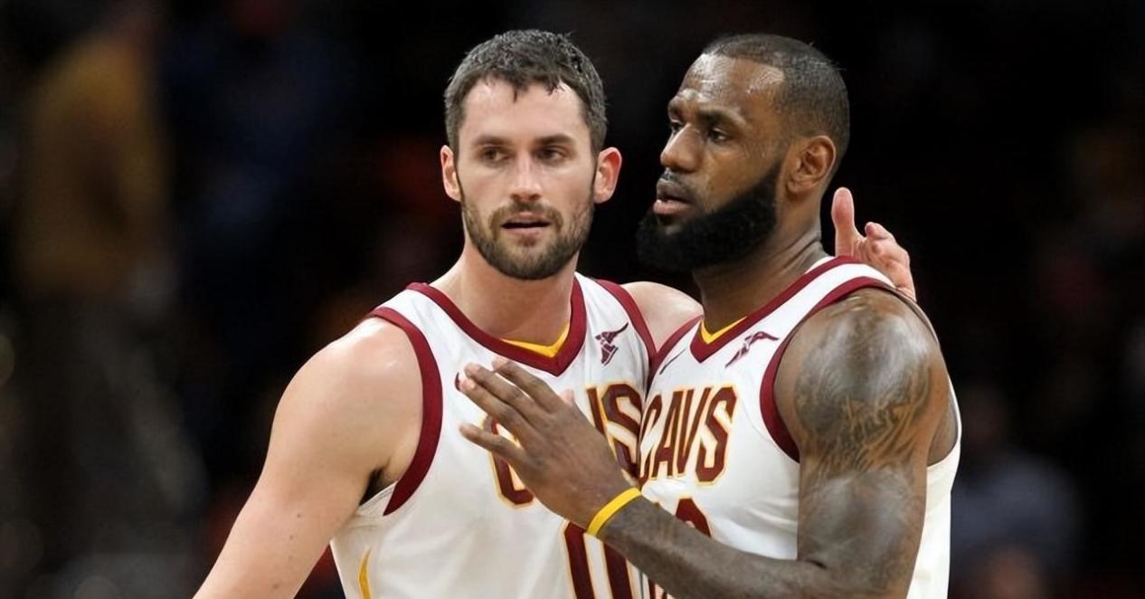 詹姆斯乐福合练引热议!浓眉哥在干嘛?他刚加盟电竞战队就惹争议