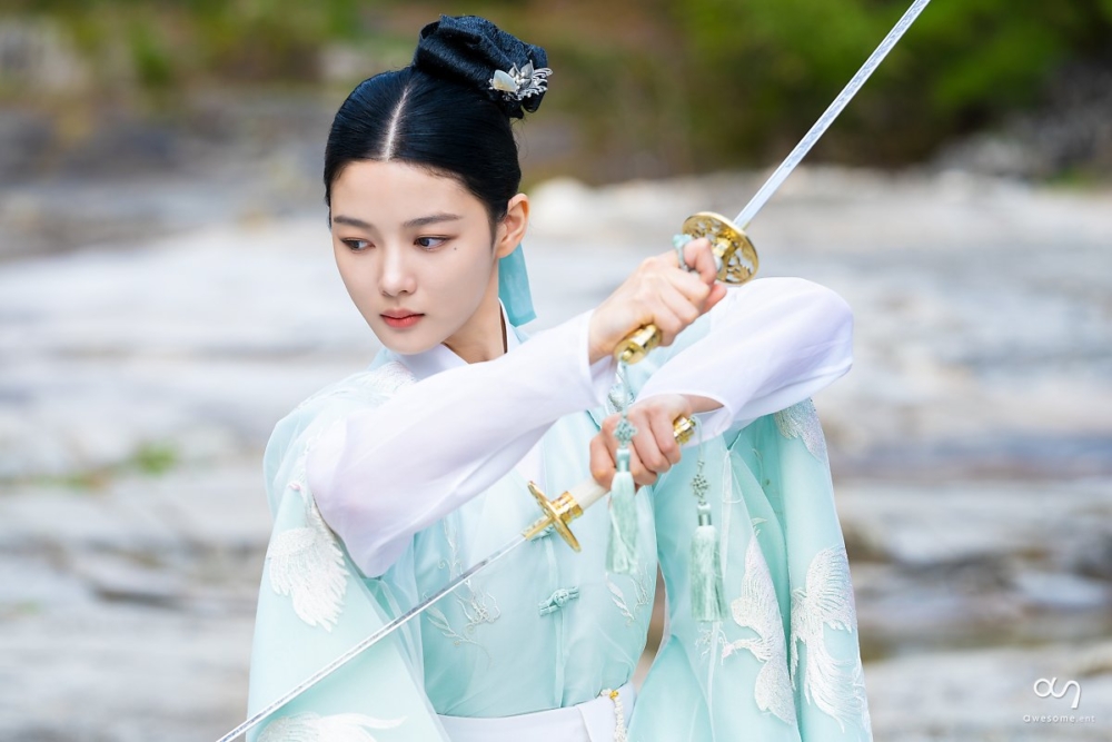 《与恶魔有约》金裕贞前世造型超仙!古装成长史,回顾10年来美貌