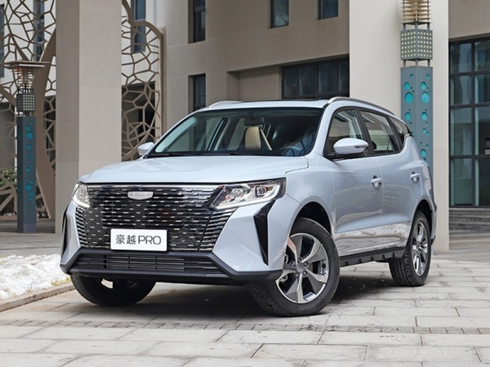 吉利豪越pro是一款全新suv,于1月上旬正式亮相.