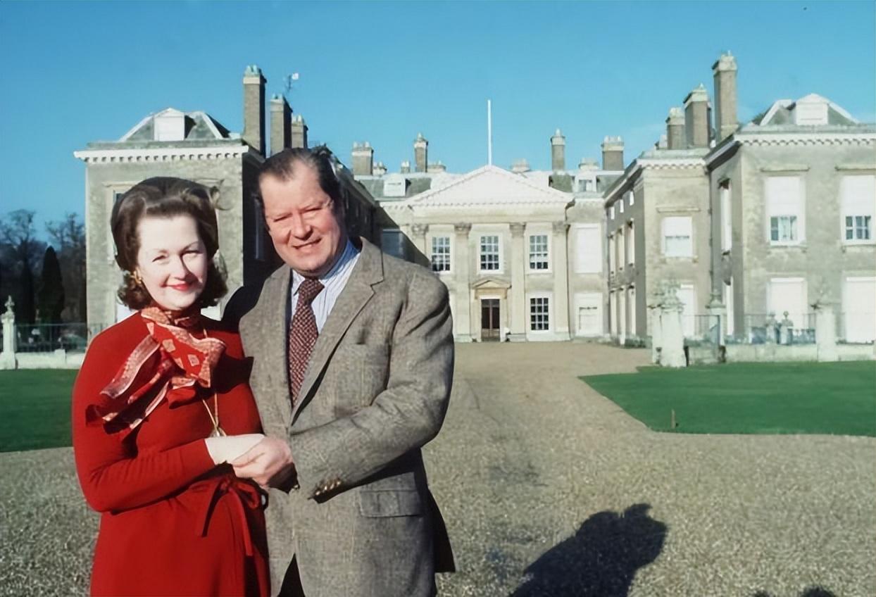 戴安娜后妈:47岁带4个小孩二婚嫁戴安娜父亲,晚年离婚再嫁伯爵