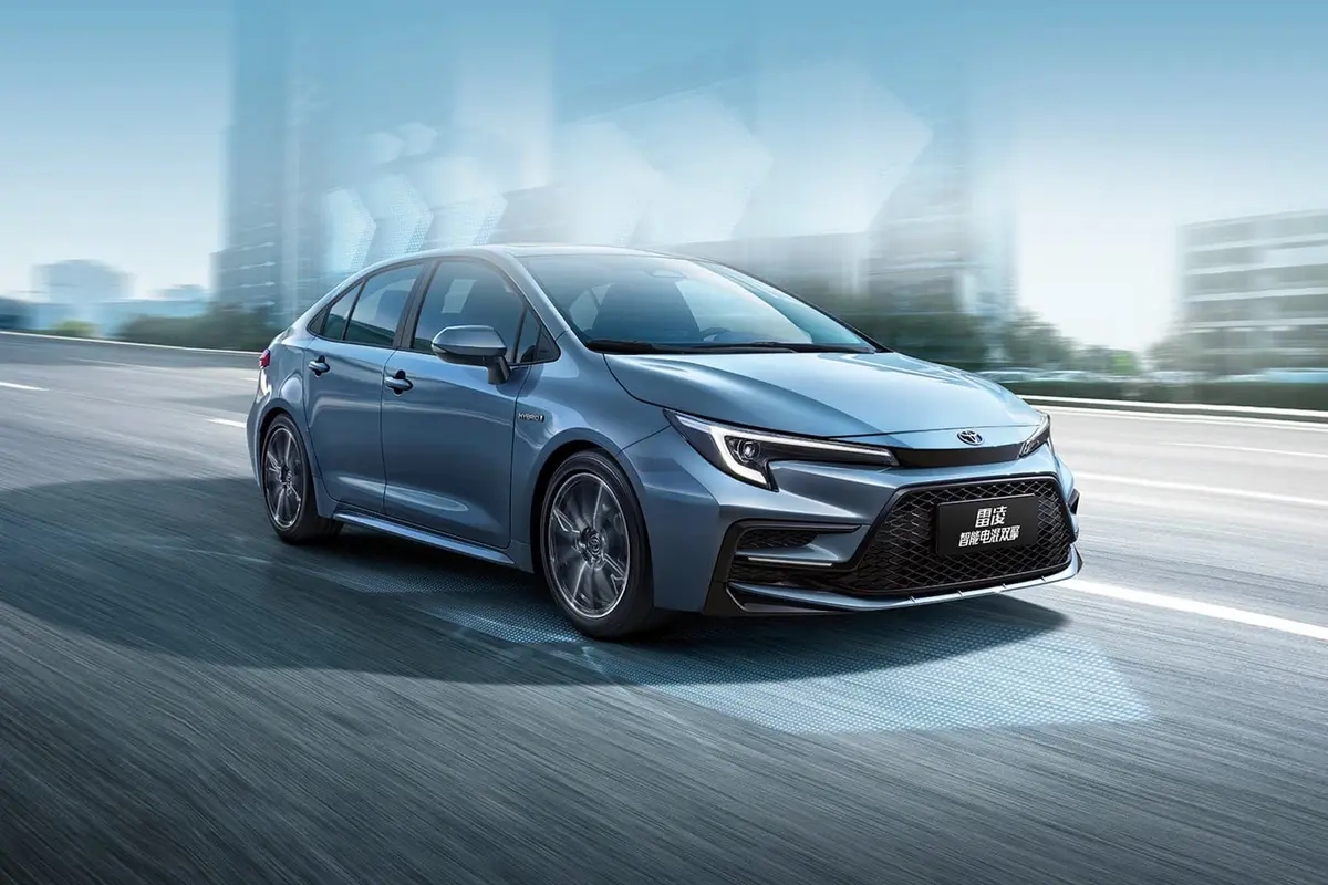 丰田雷凌:宽敞舒适的内部空间