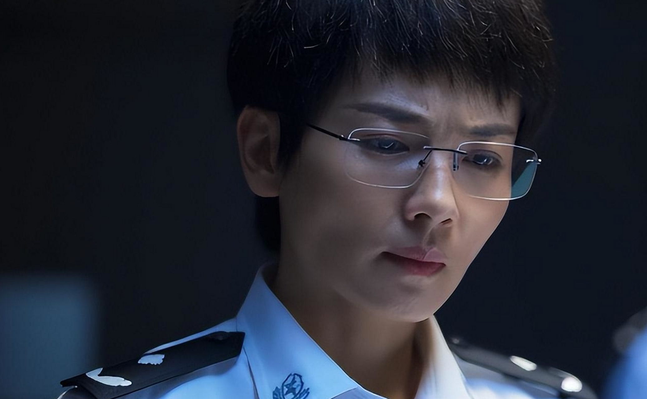 演员段奕宏,石兆琪等塑造正面警察形象,展现职业精神.