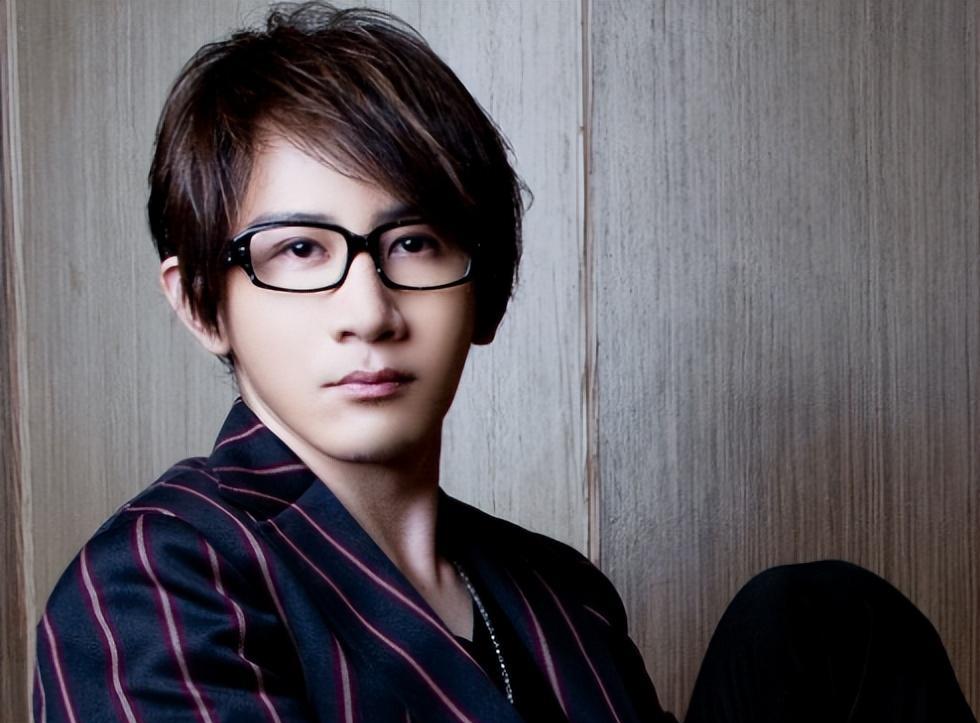 五登春晚,一朝消失:魔术师刘谦的成名与落寞之谜