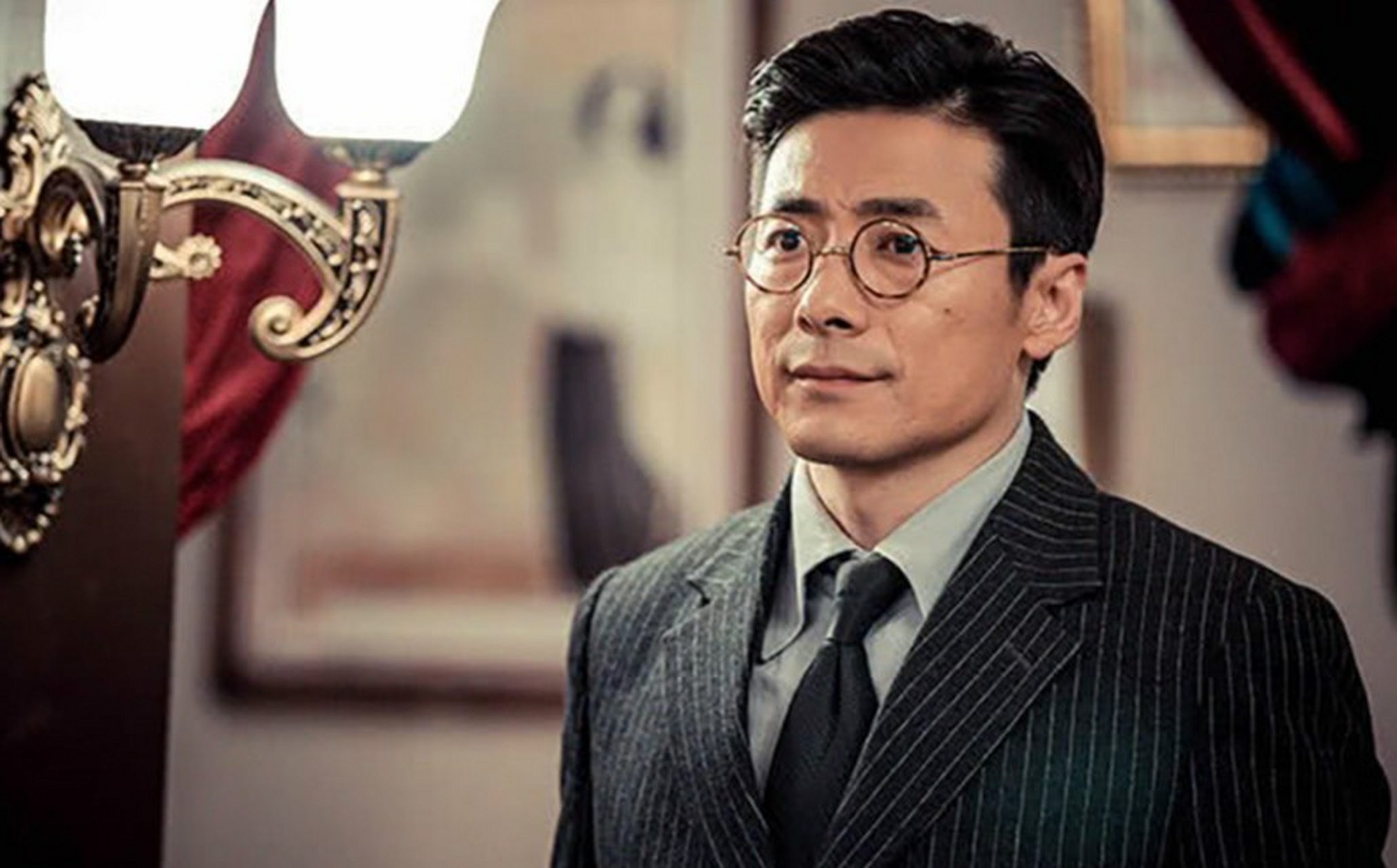 祖峰是一位低调的演员,他凭借出色的演技在娱乐圈稳居一席之地.