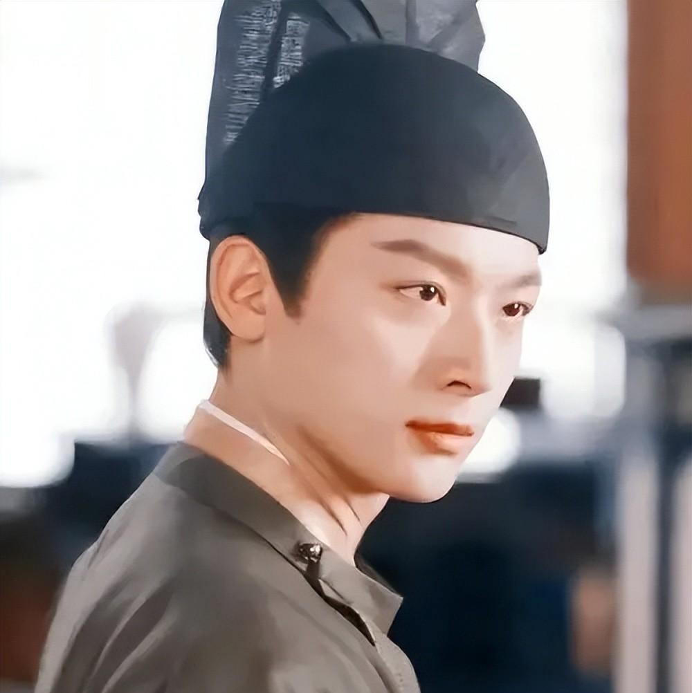 《觉醒年代》的张晚意,为他赢得了广泛的认可和赞誉