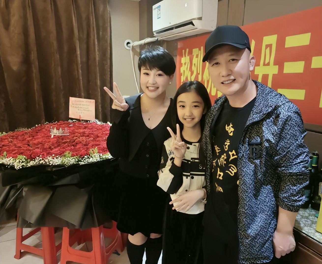 杨树林独自带女儿苦等胖丫,如今妻子出狱后,他们怎样了
