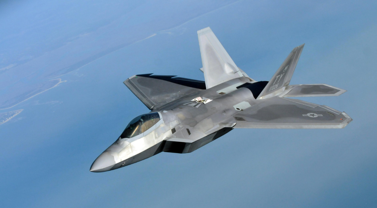 号称全球首款六代机,领先f22猛禽20年?暴风战斗机真的这么强?