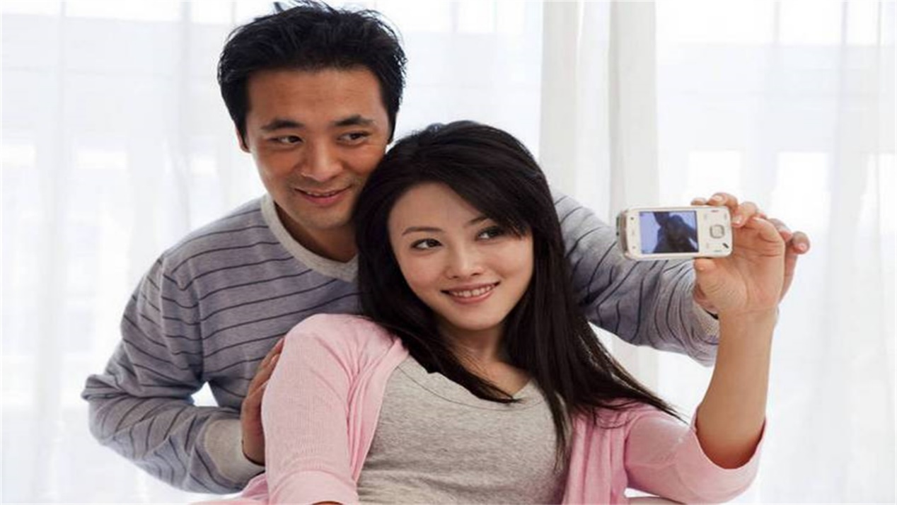 结婚7年,婆婆从不让我洗碗,得知真相后,气的狂扇了老公几巴掌