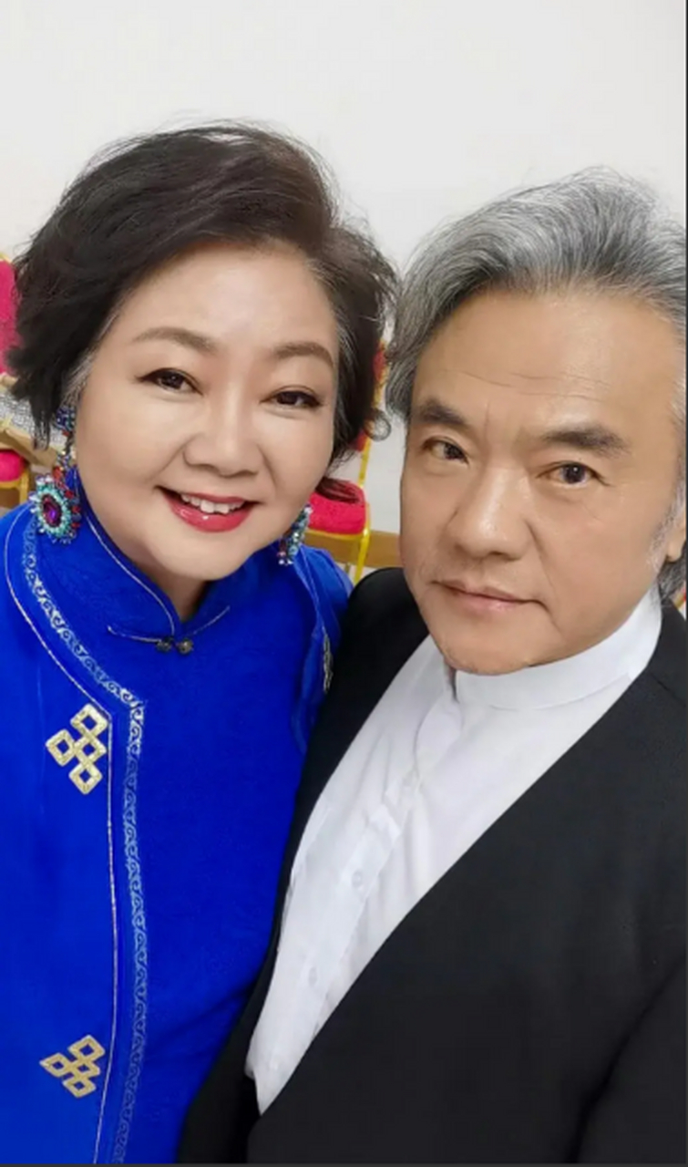 张秋歌的人生旅程充满温情与坎坷,与家人,妻子之间深刻感情令人感动.