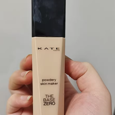 轻透裸感,kate凯朵粉底液让我成为社交焦点