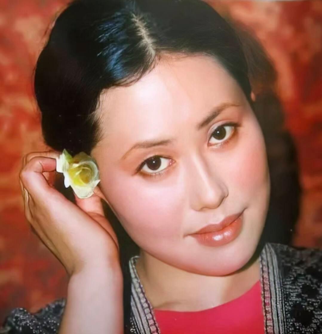 孝庄饰演者斯琴高娃提前过74岁生日,家里有轮椅惹健康担忧