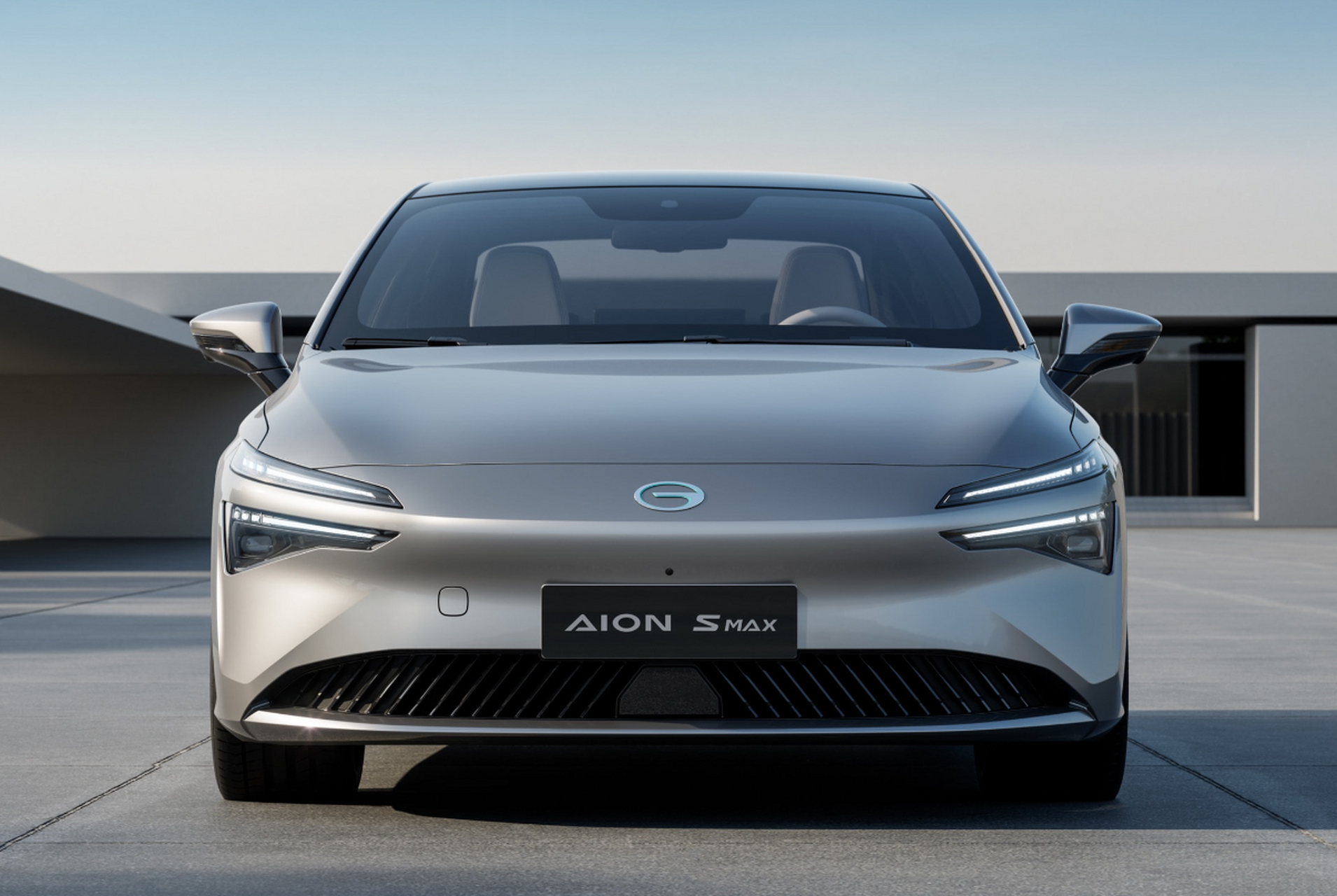 广汽埃安aions是一款适合新年返乡的"战车",拥有610km长续航和同级max