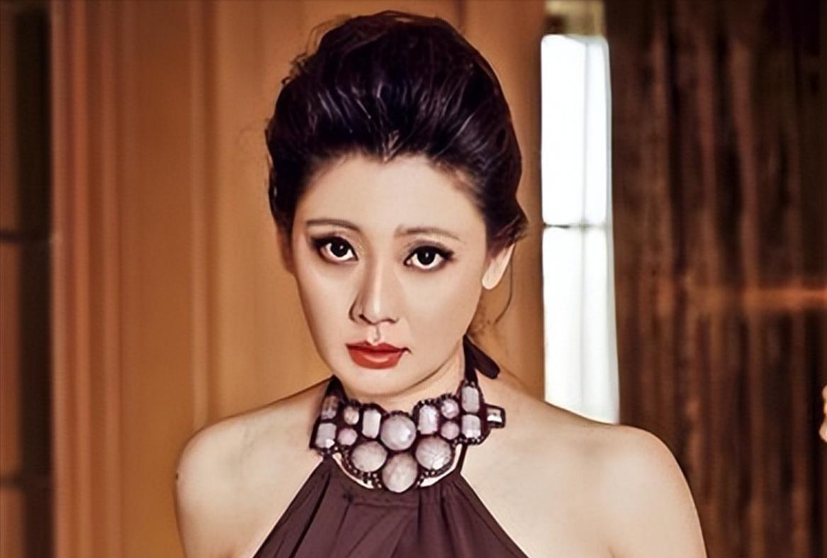 陈坚红:从名模到亿万富婆,她如何征服浪子王志文