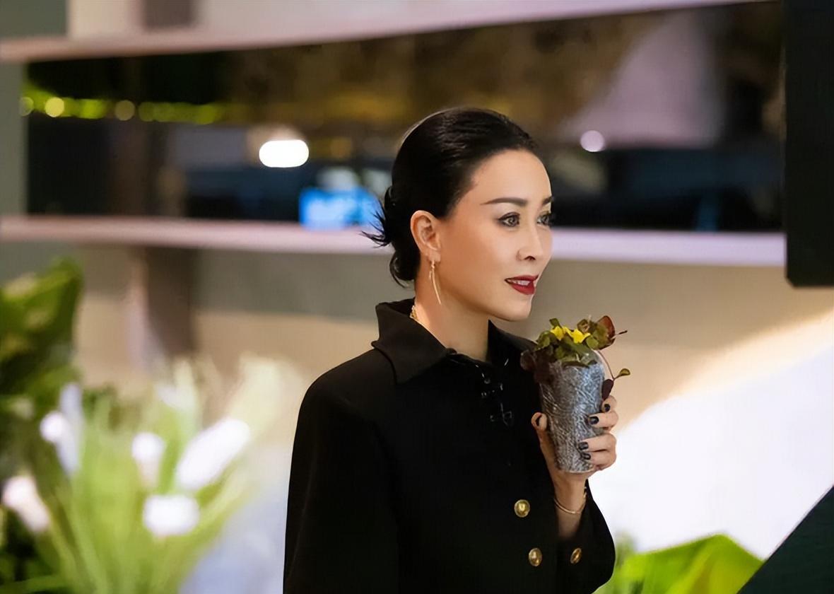孟桐:抚平了那英对于感情的伤痕,对继子视如己出,如今幸福美满