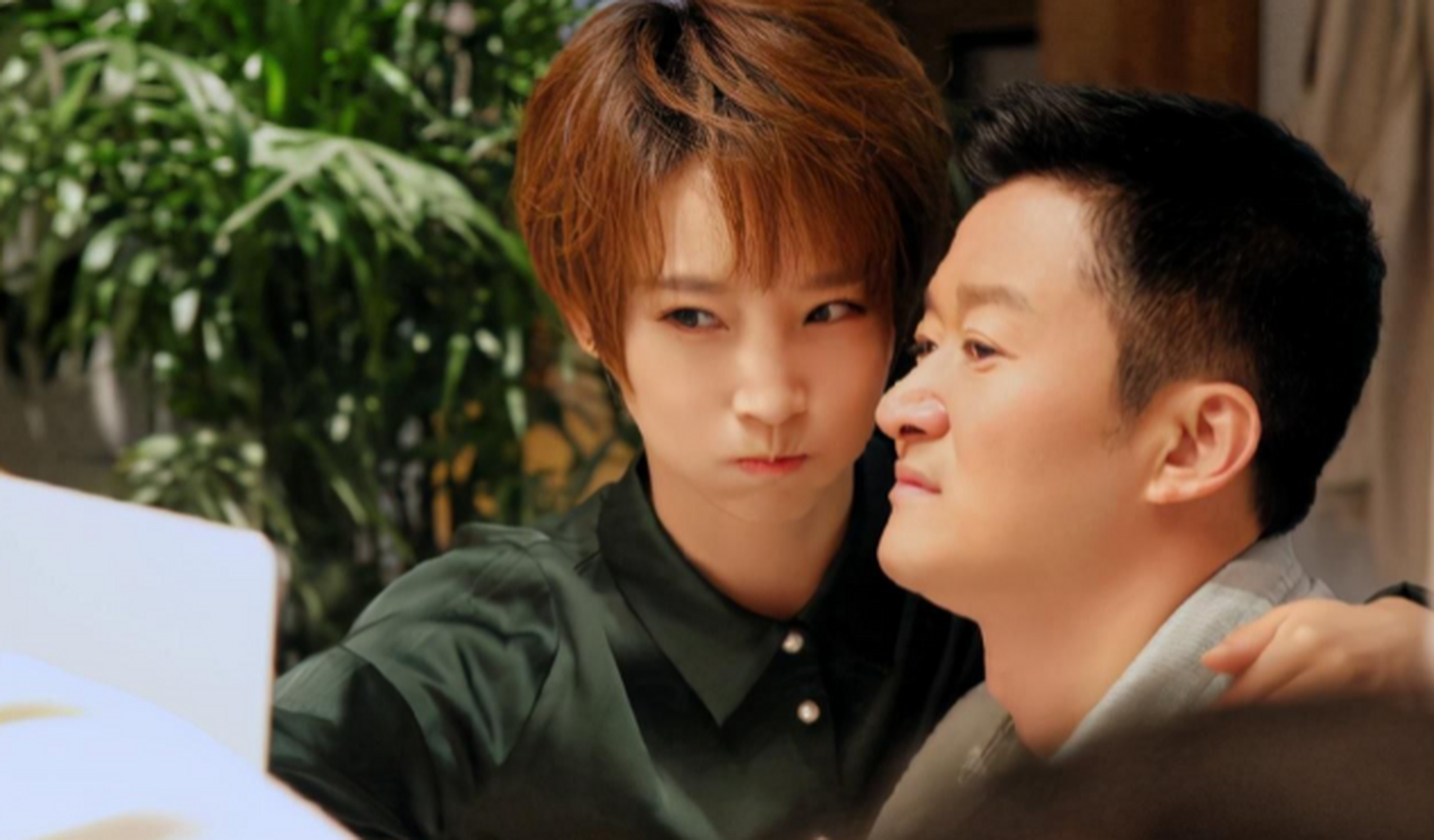 吴京和谢楠的婚姻生活备受关注,两人相互理解和支持,展现了甜蜜与挑战