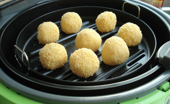 享受口感盛宴,亲手制作芝士爆浆土豆球,惊艳味蕾!