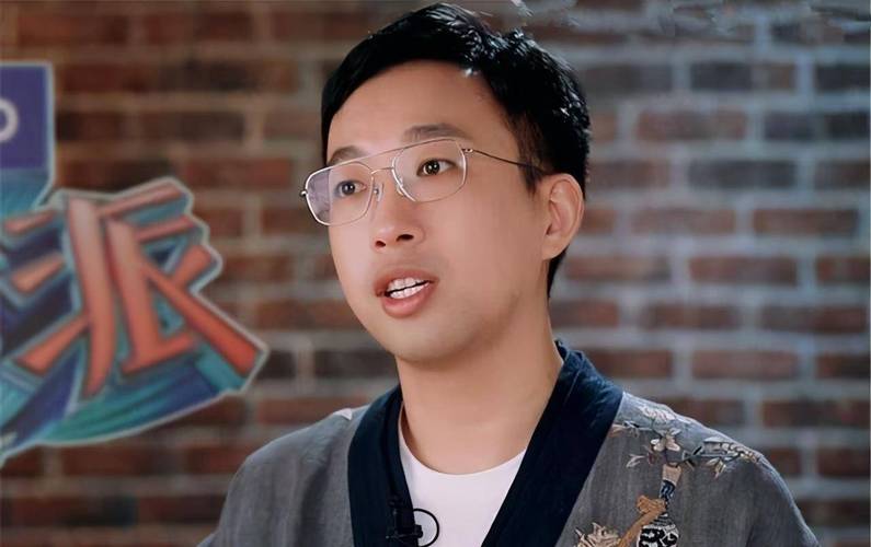 吴宣仪救场助力挽回于正在新剧开机仪式上的尴尬