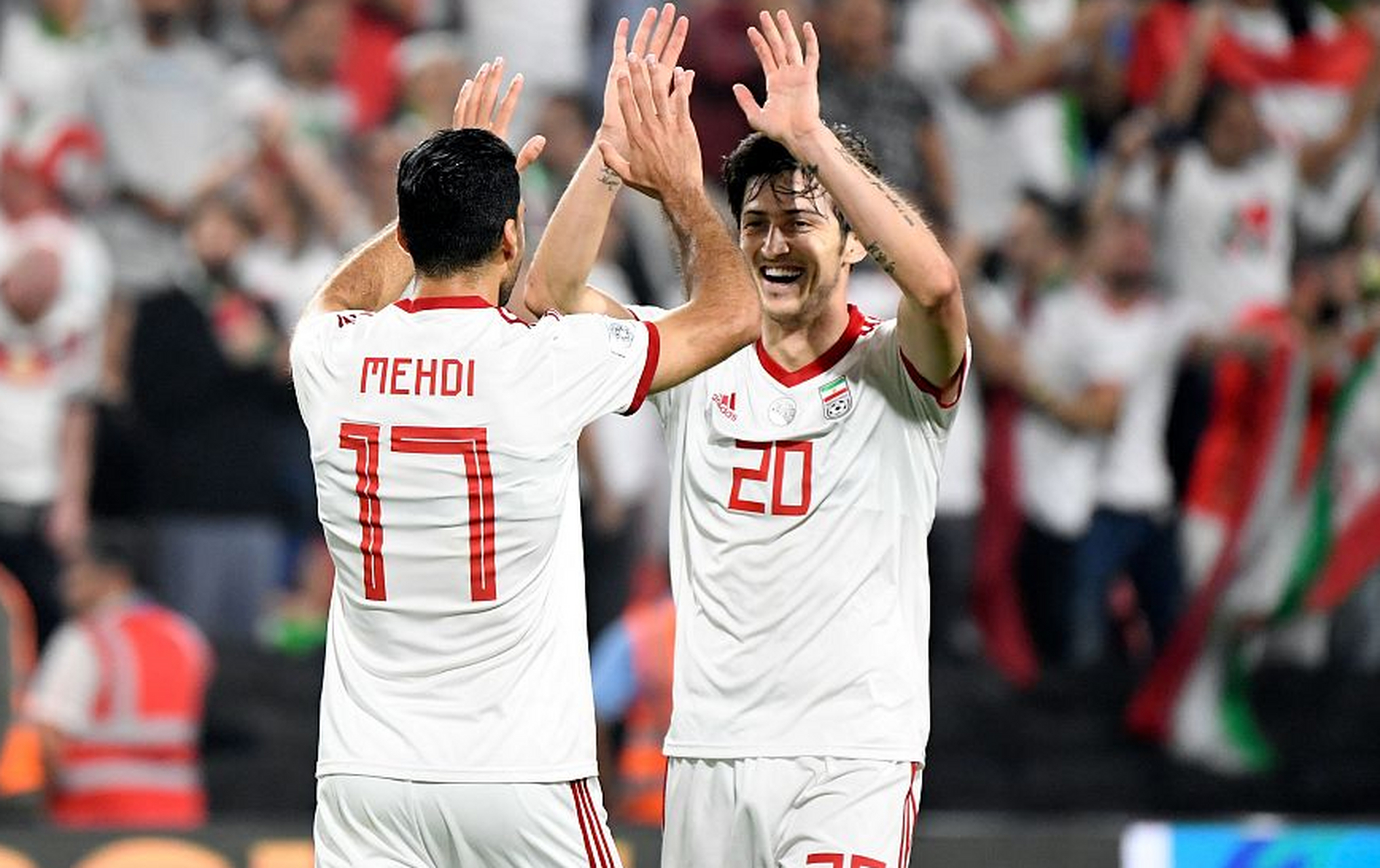 阿联酋出线局势不明朗,此前对战伊朗成绩不佳,防守端有劣势.