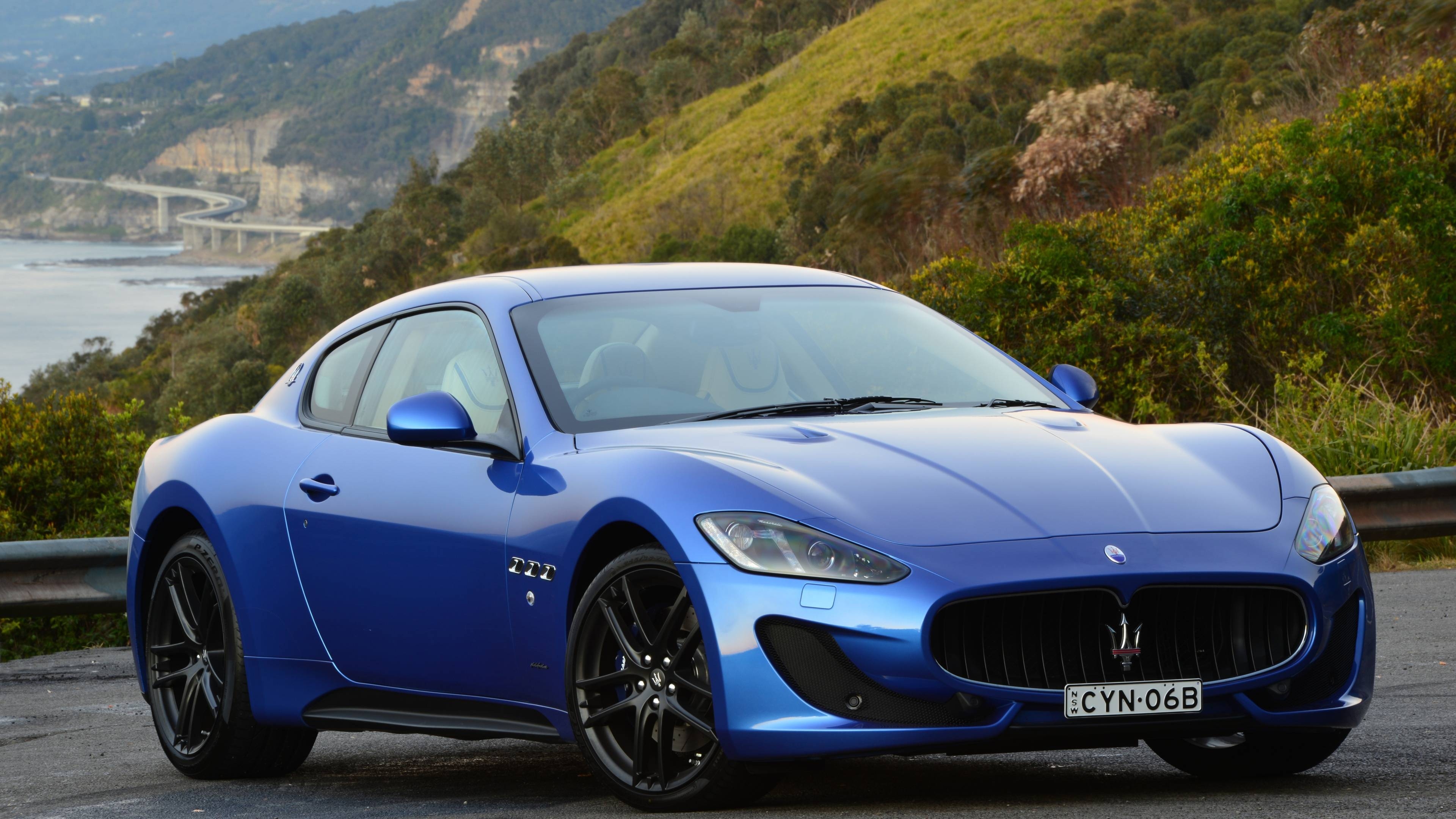 "绝世豪车坠落坟坎,目击者发声"