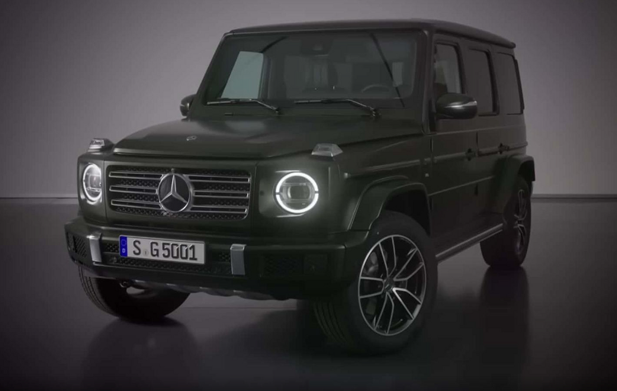 奔驰g50典藏版,纪念gev8车型3o周年!搭载4.otvv引擎,豪华内饰.