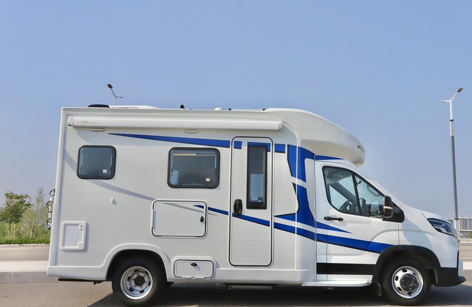 大通v90-t型底盘及车身尺寸的房车拥有强大动力,出色悬挂系统和丰富