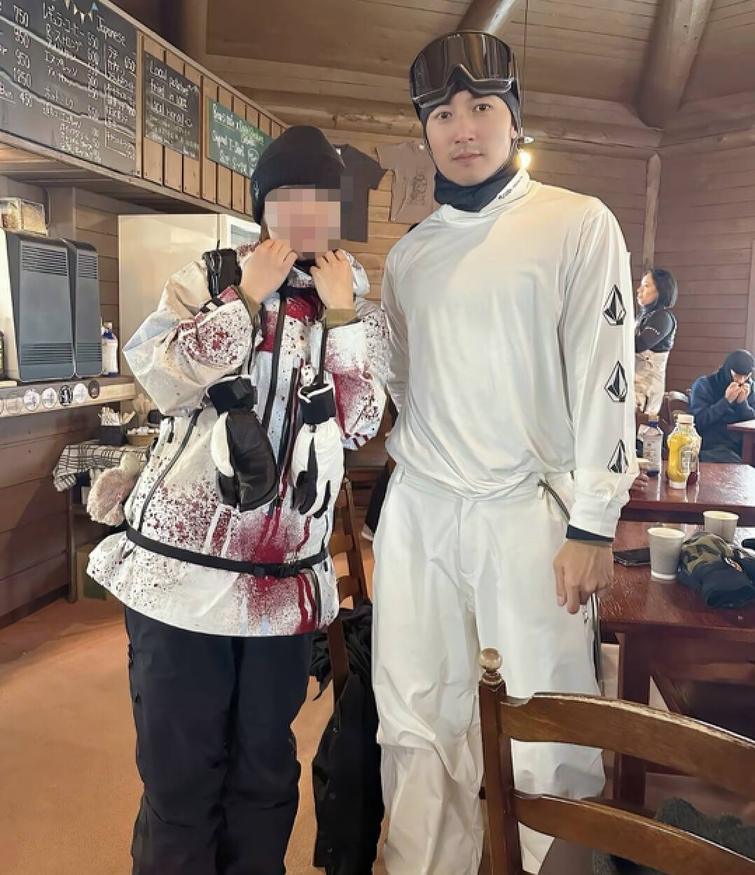 谢霆锋陈伟霆日本滑雪被偶遇,网友:王菲在吗