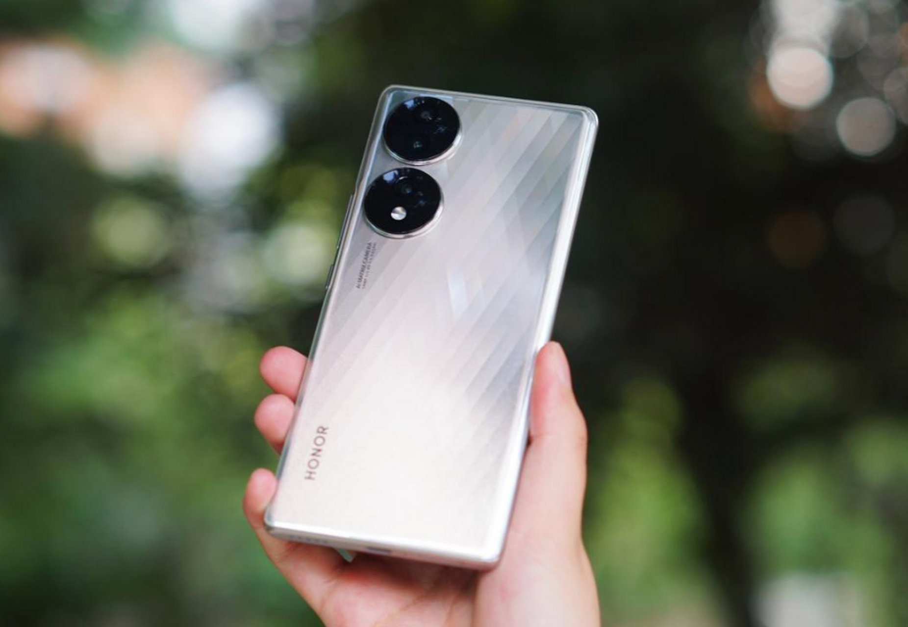 新年将至,市面上的新手机层出不穷,荣耀90pro,魅族20,一加ace3和redmi