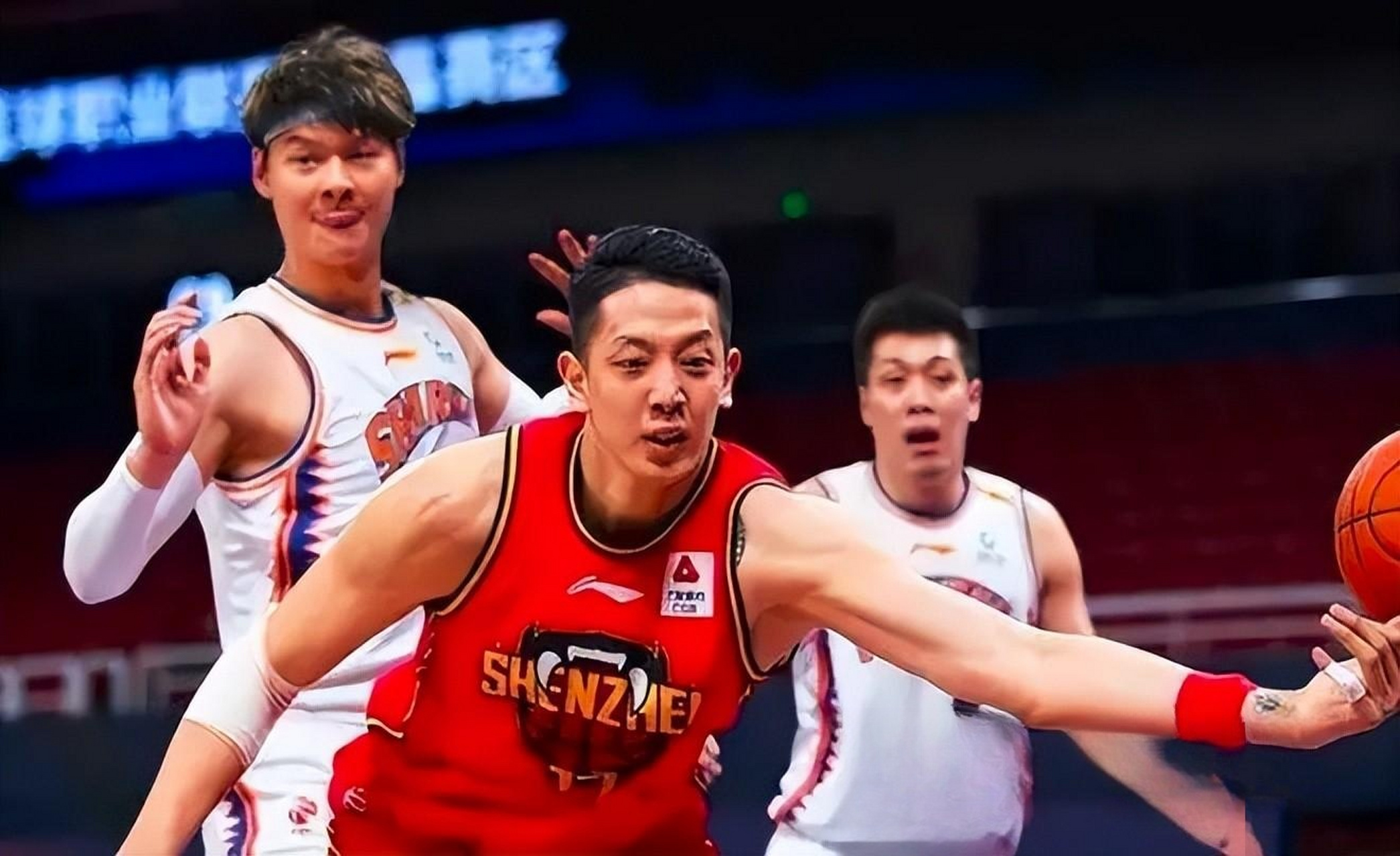 沈梓捷曾被寄予厚望,但现在似乎逐渐沦为内线的"第二个李慕豪".