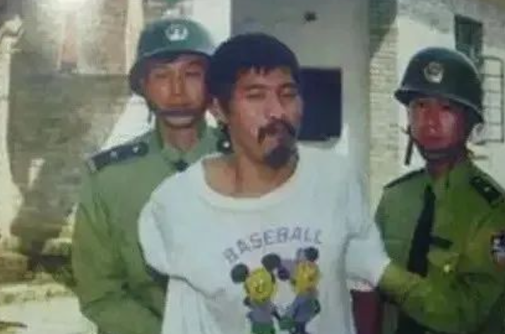 纪实:2年杀害41人强奸15人!连12岁女童都不放过,安徽淫魔卞况