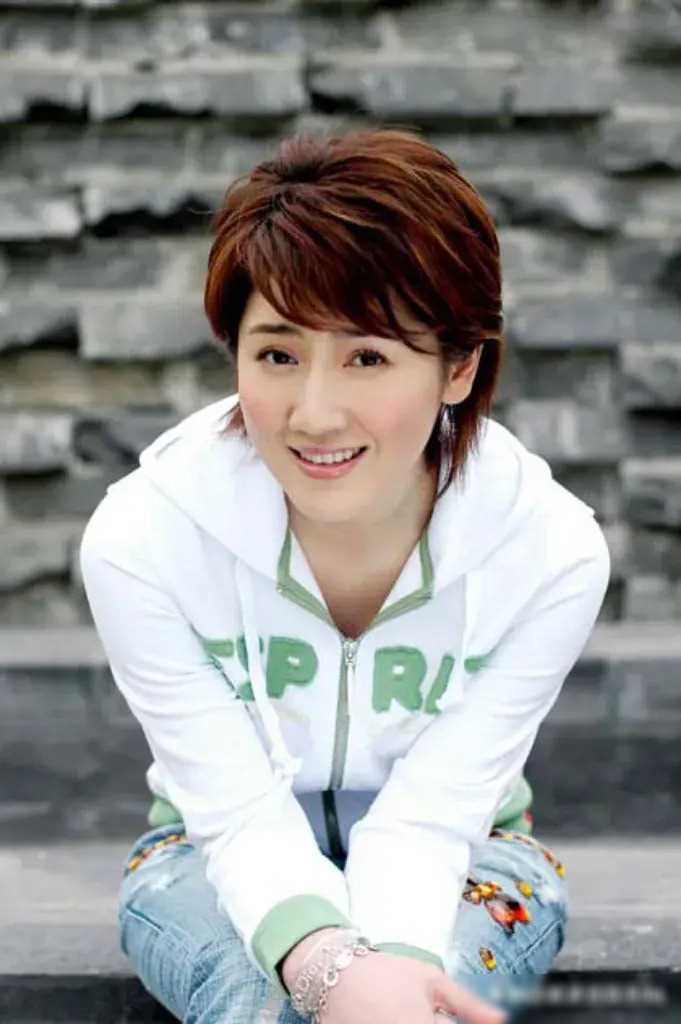 演员陈虹池 12张清新靓丽,楚楚动人的生活照,你喜欢吗?