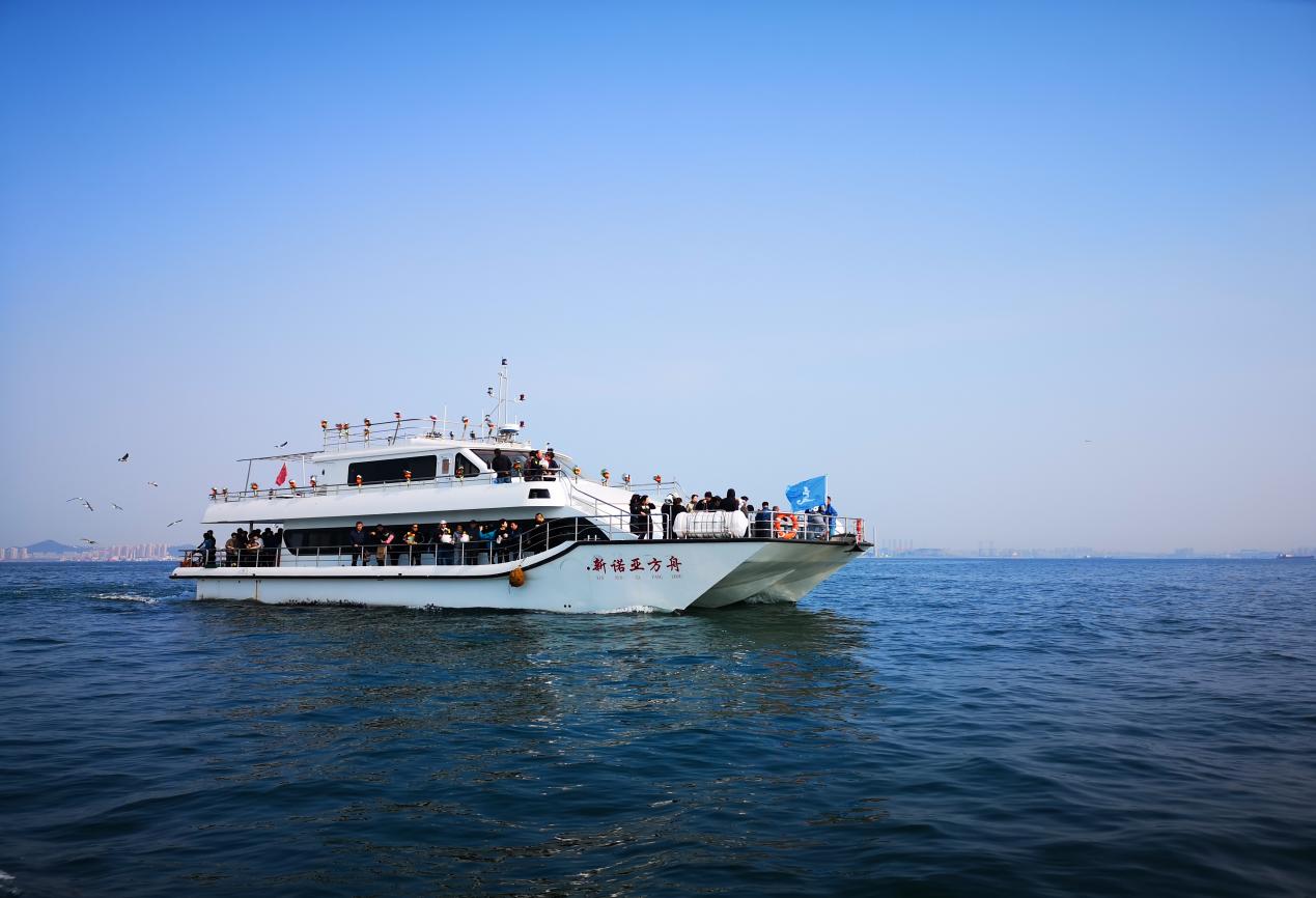 不就是将骨灰撒海里,为何部分海葬贵达上万?免费海葬还要排队?