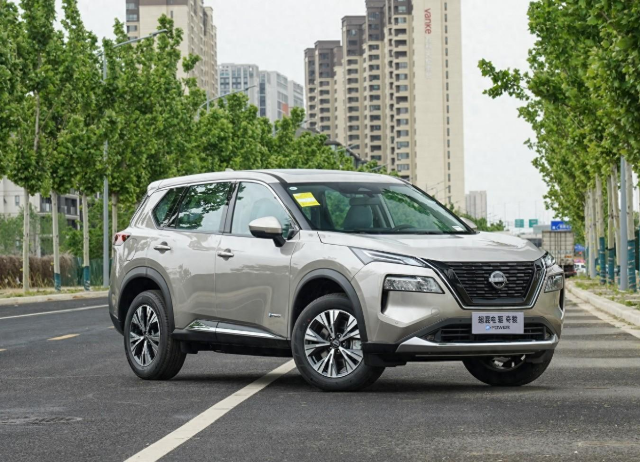 超混电驱奇骏,2706mm轴距,四驱电动,油耗仅6.36l,实力如何?