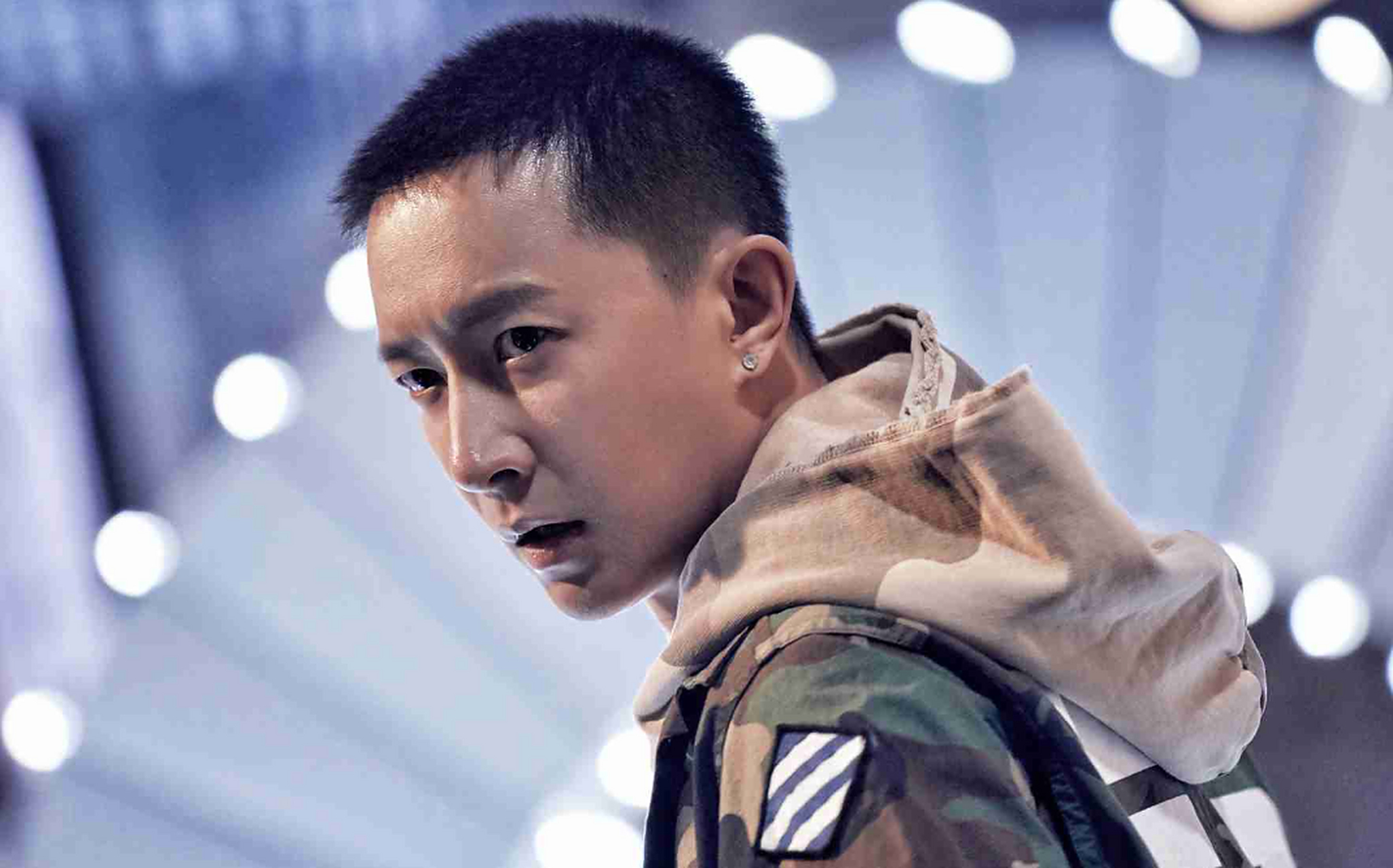 背后血与泪故事让你敬佩不已![原文:韩庚曝回国真相:每天做噩.