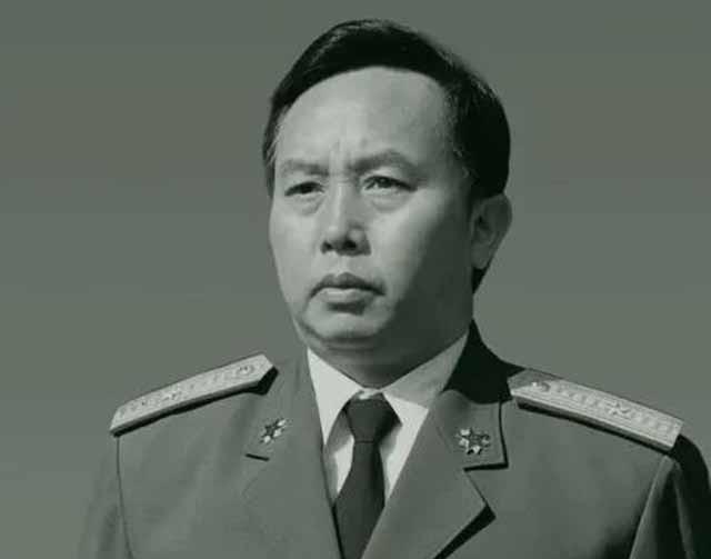 何其宗:自卫反击战中立功,1990年成中将,56岁退役,原因存争议