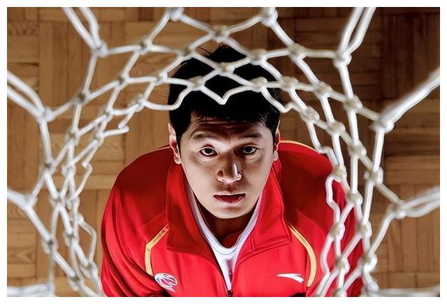 中国男篮莫科:前妻离世后,和现任一起照顾前妻父母,如今怎样