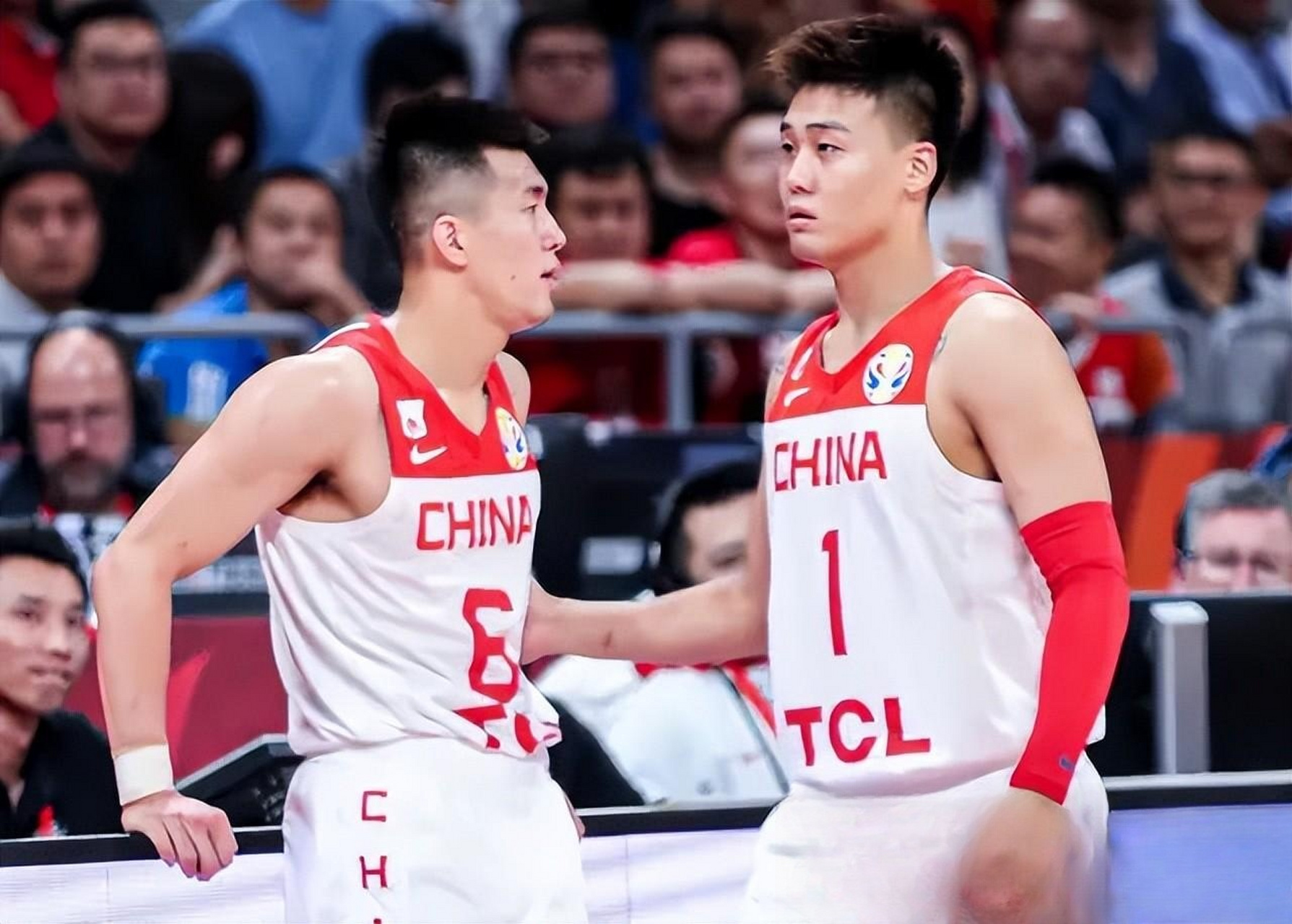 郭艾伦,赵睿和孙铭徽三大后卫因伤休战,中国男篮战术及选人策略面临大