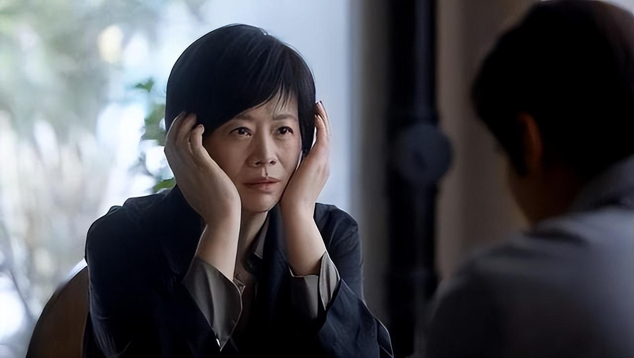 "教科书式撩汉":59岁王柠告诉你