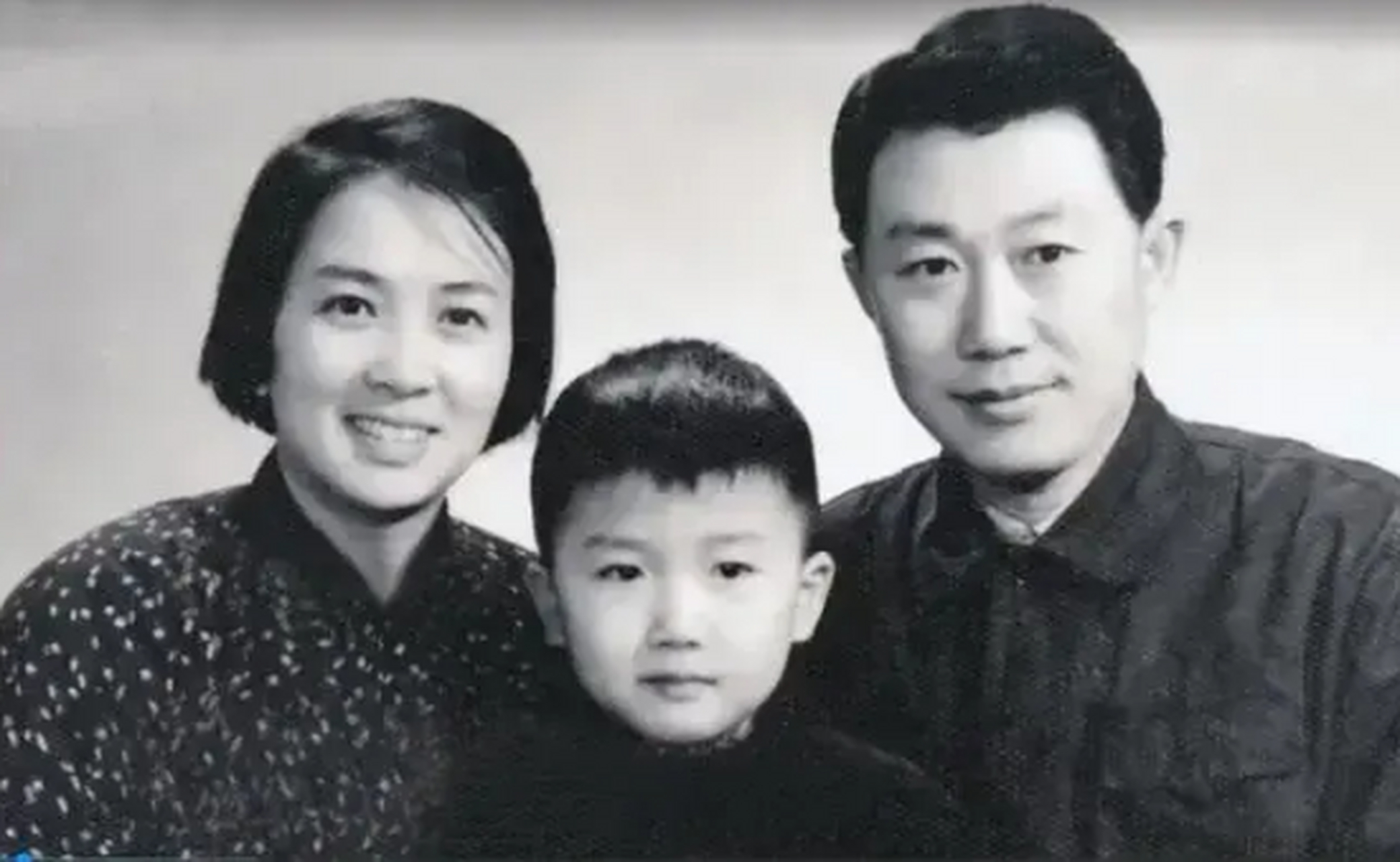 谢芳与张目,青春激情与坎坷生命交织,见证时代变迁.