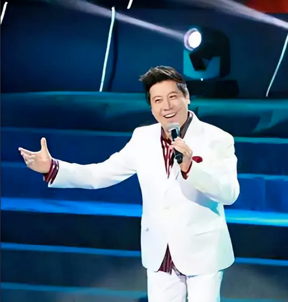 在平凡的日子里,魏金栋的故事激起了我们对家庭,友情和爱情的深沉思考