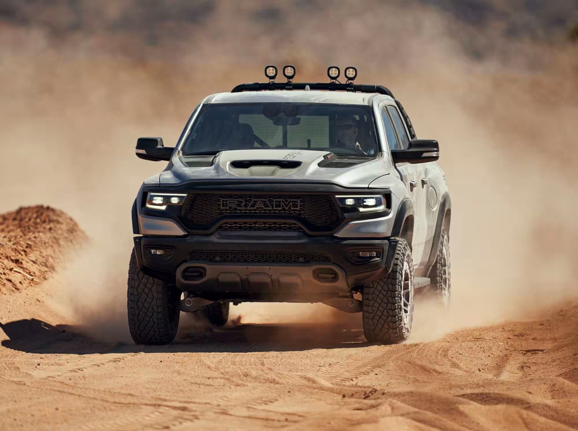 零百4.5秒的3吨巨兽——道奇公羊1500 trx霸王龙