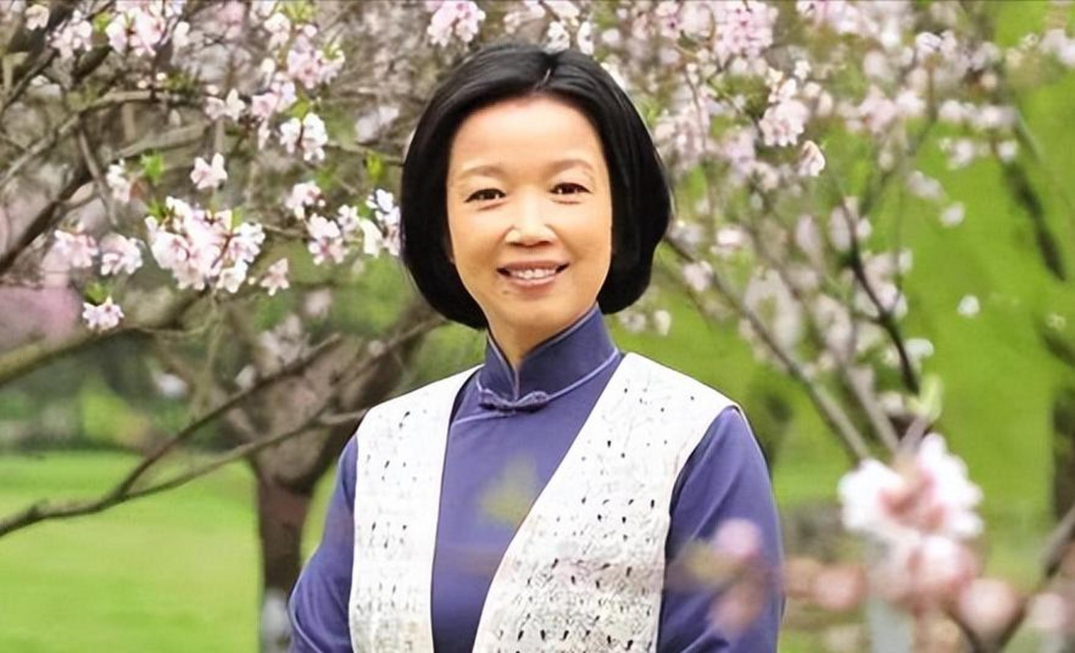 特型演员黄薇,因长相酷似邓颖超参演二十余部影视剧!