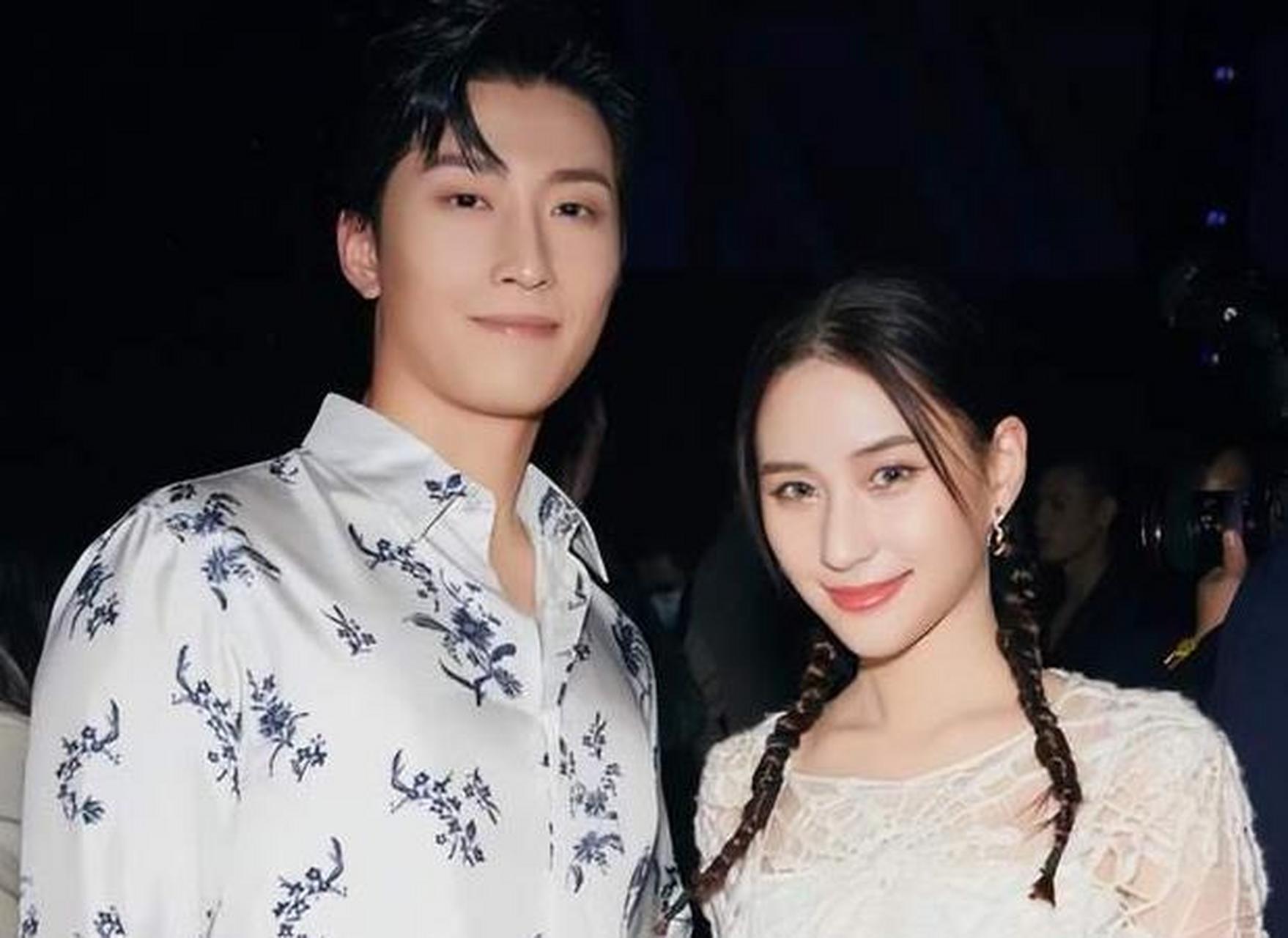 何超莲作为赌王何鸿燊的女儿,从小家境富裕,长相漂亮.