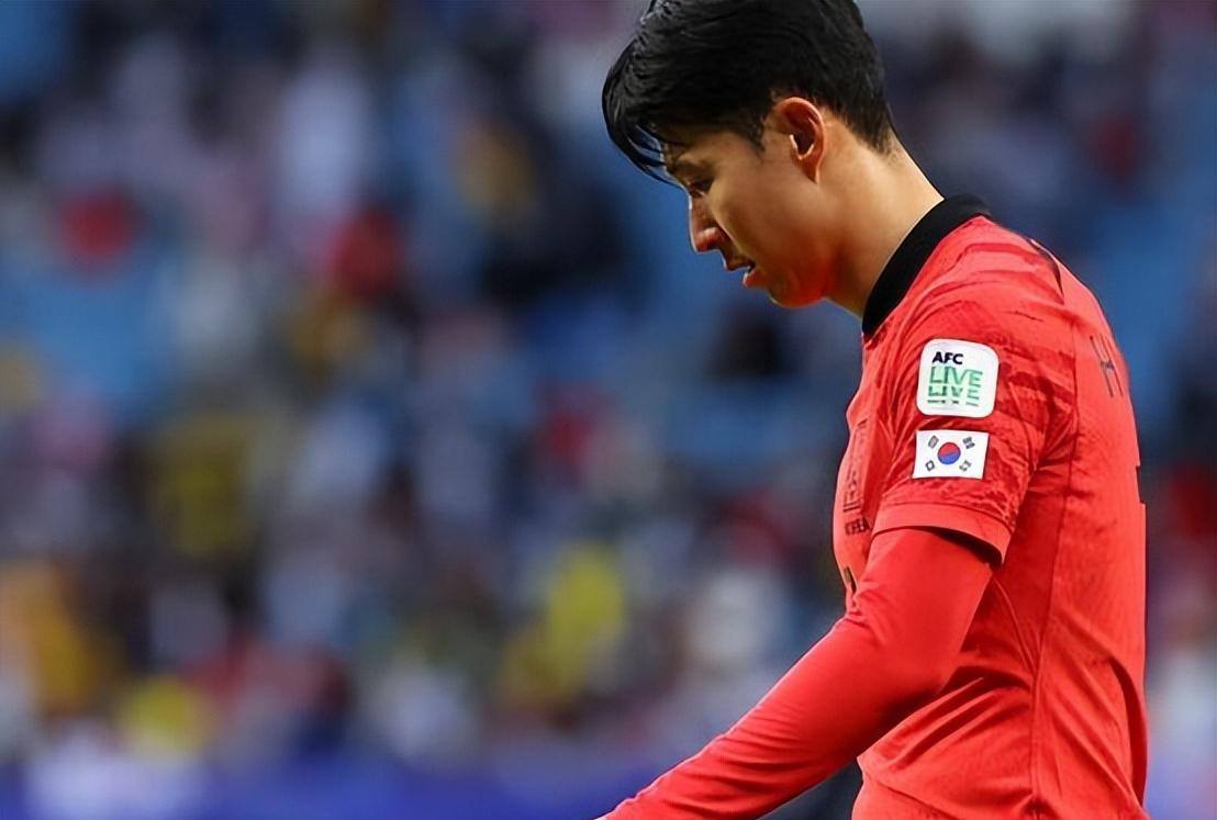 孙兴慜亚洲杯完成救赎!两球成韩国救世主,赛后跪地痛哭成经典!