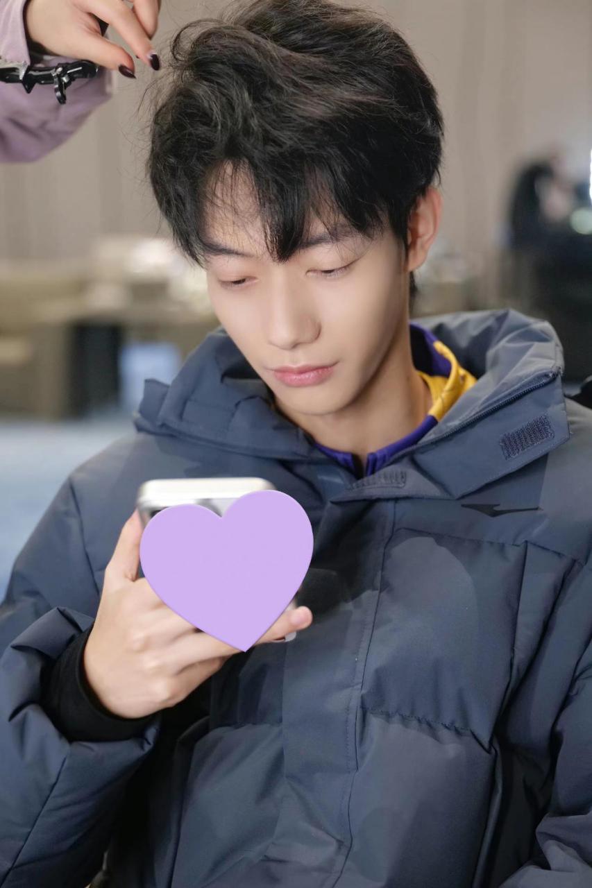 hero战队在kpl春季赛中惨遭vg战队零封,无畏转型辅助却表现不佳.